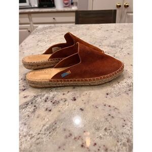 Ubuntu Life Lamu Mules in Chestnut sz 6.5